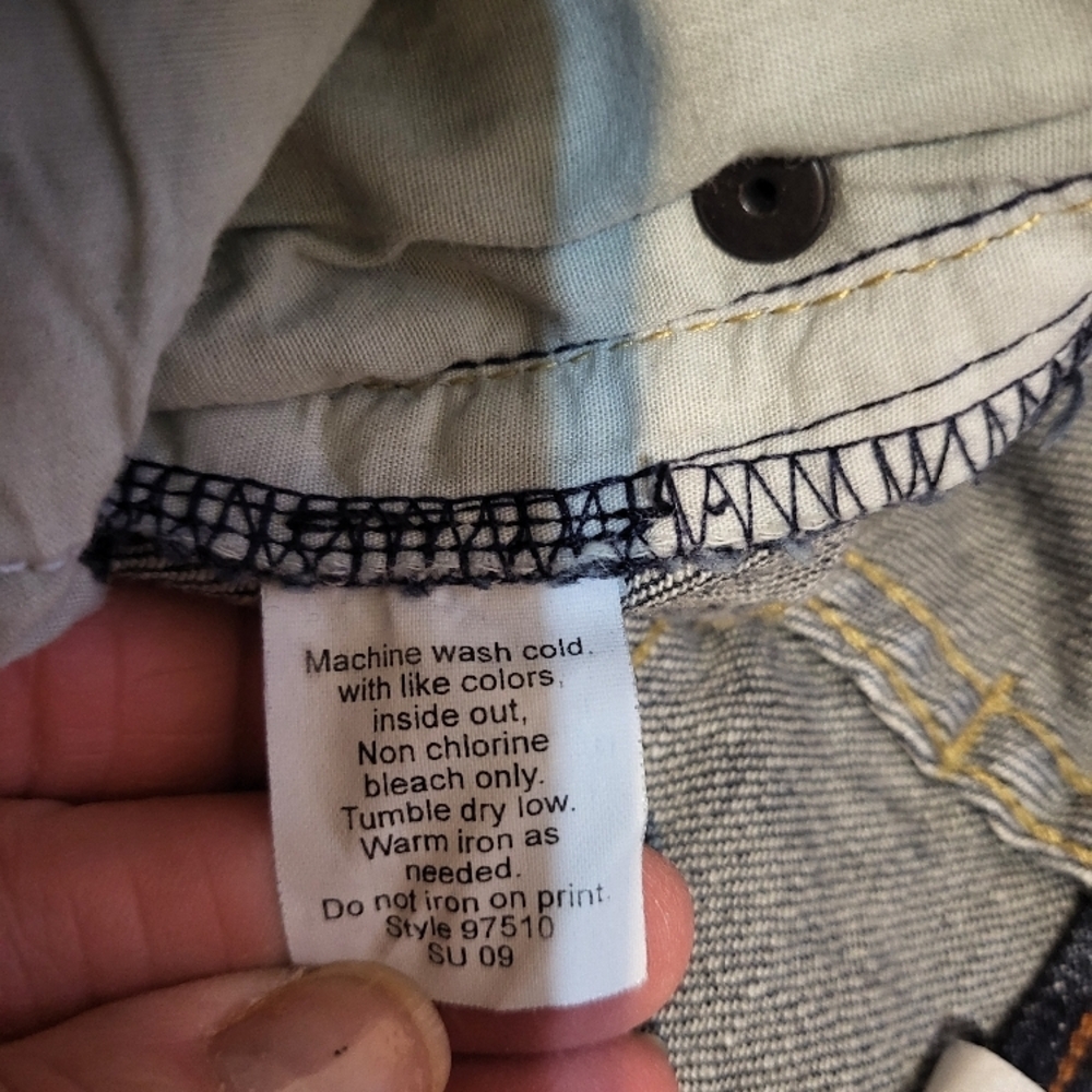 Levi's Dark Wash Denim Jeans - Picture 6 of 9